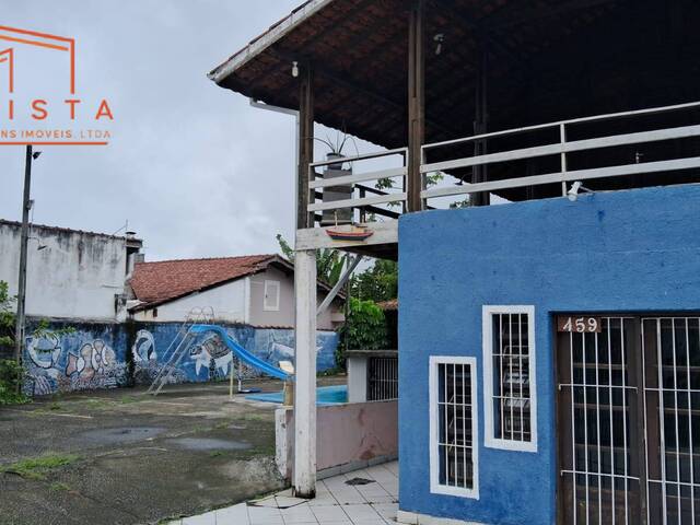 Sobrado para Venda em Caraguatatuba - 2