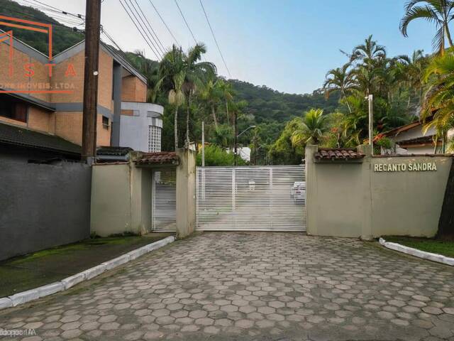 Casa para Locação em Caraguatatuba - 2