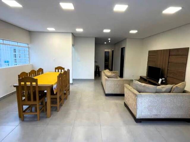 Casa para Venda em Caraguatatuba - 2