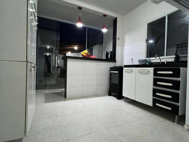 Casa para Venda em Caraguatatuba - 4