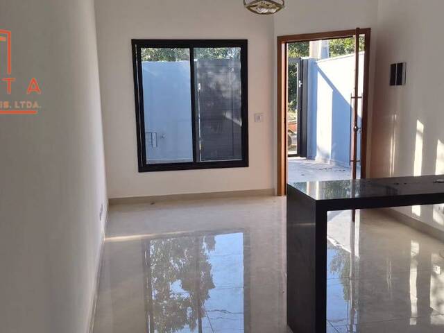 Casa para Venda em Caraguatatuba - 2