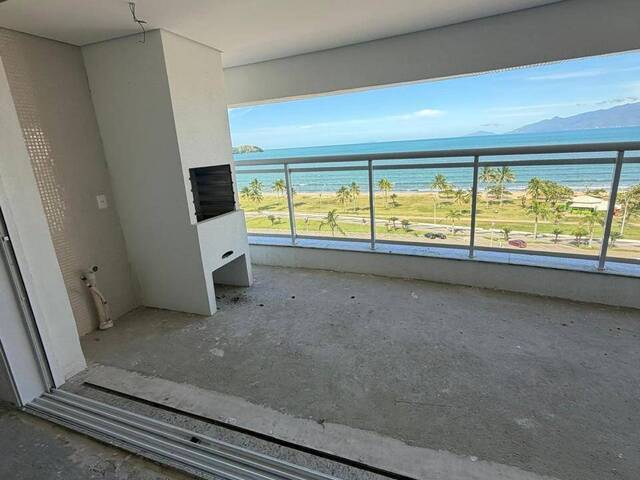 Apartamento para Venda em Caraguatatuba - 5