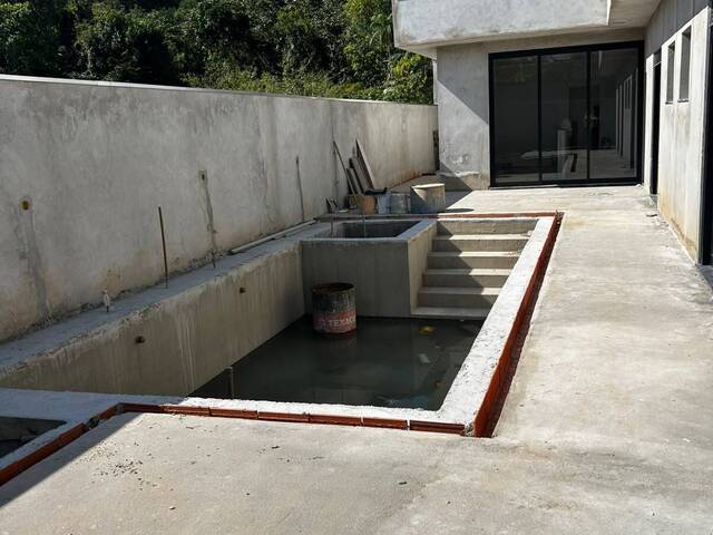 #1323 - Casa para Venda em Caraguatatuba - SP - 2