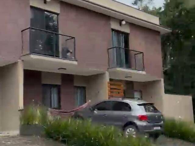 Casa para Venda em Caraguatatuba - 2